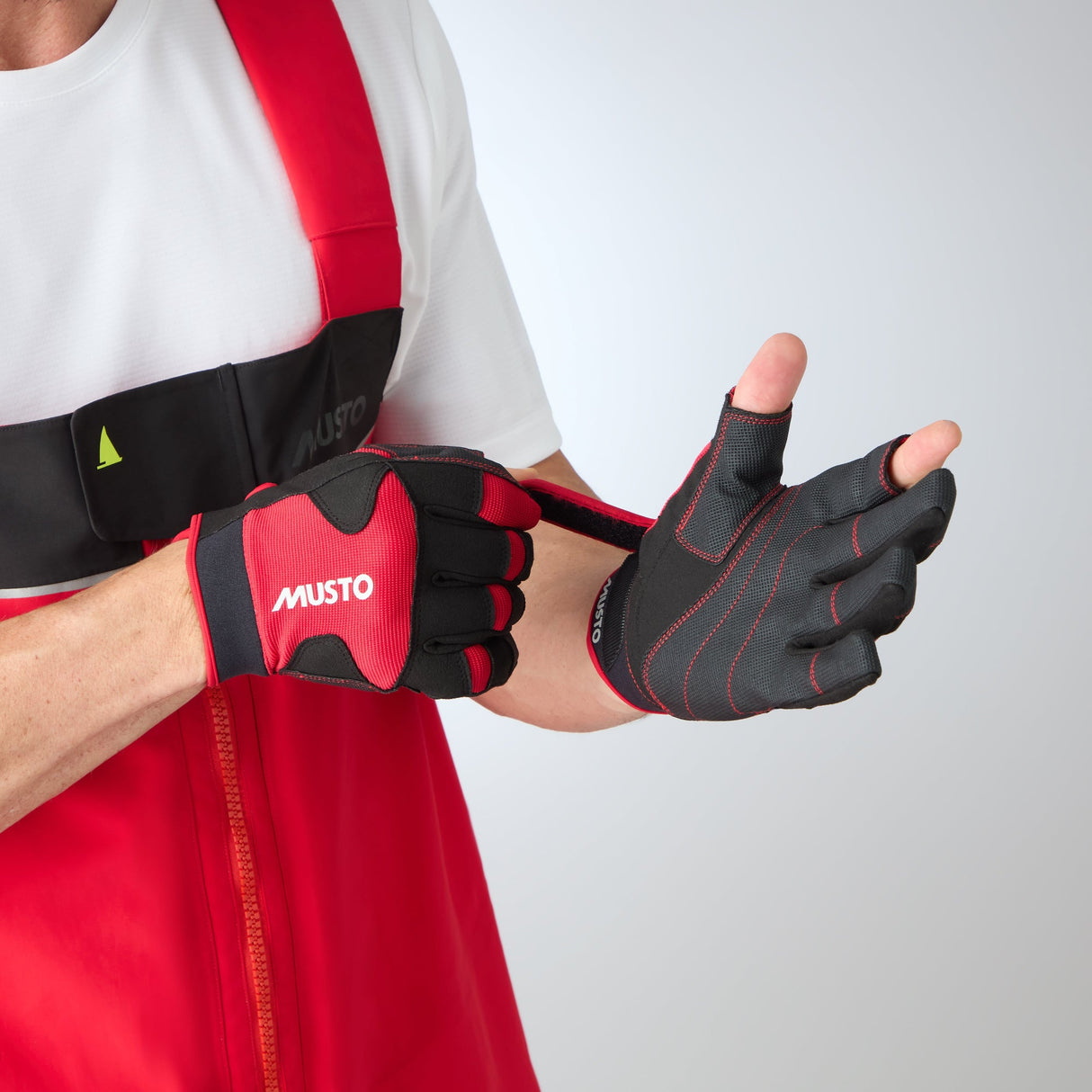 MUSTO PERFORMANCE LF GLOVE 2.0